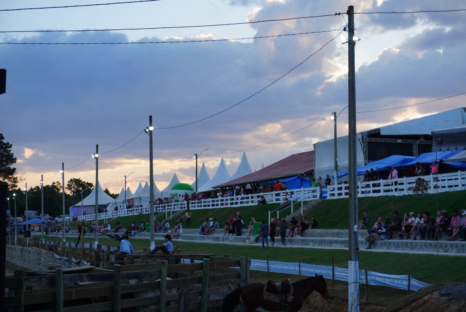 Festa de 30 anos de Chapadão do Lageado bate recorde de público e equipes no Rodeio