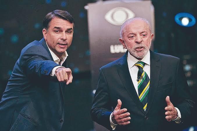 Flávio Bolsonaro vence em Imbuia, Leoberto Leal e Vidal Ramos; confira os resultados