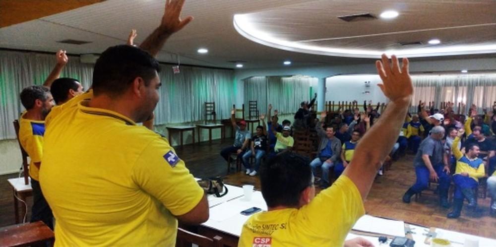 Funcionários dos Correios entram em greve por tempo indeterminado em SC