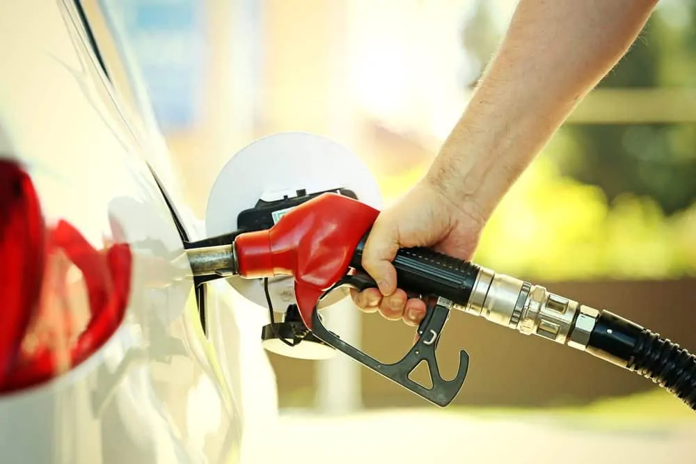 Gasolina deve ultrapassar a barreira dos R$ 7,00; veja previsões