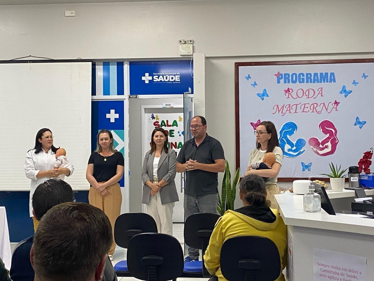 Gestantes de Vidal Ramos visitam Hospital Bom Jesus pelo Programa Roda Materna