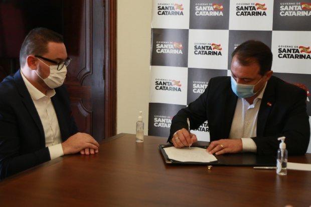 Governador Moisés dá posse ao novo chefe da Defesa Civil de Santa Catarina
