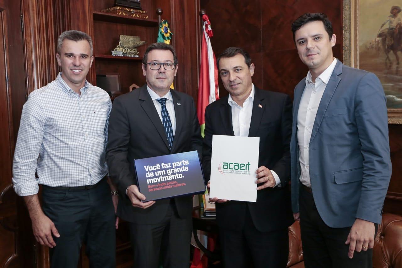 Governador de Santa Catarina recebe presidente da ACAERT