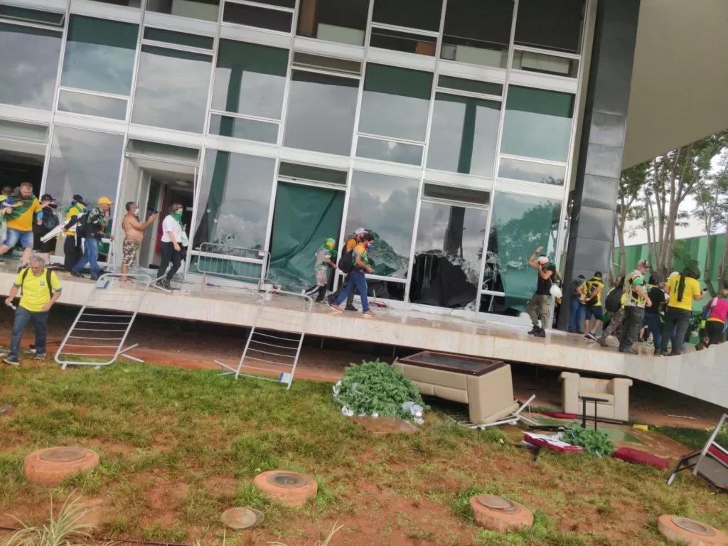 Governador do Distrito Federal é afastado do cargo por Alexandre de Moraes