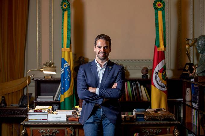 Governador do Rio Grande do Sul assume homossexualidade