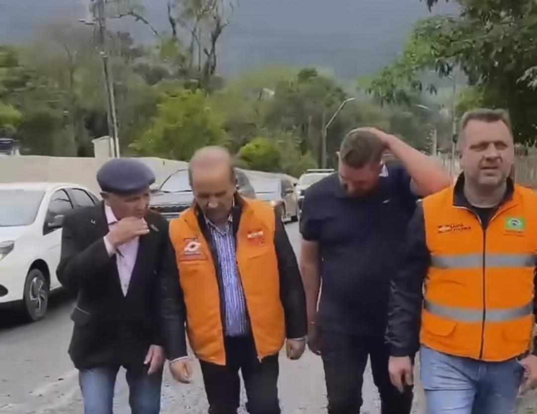 Governador Jorginho Mello reúne-se com prefeitos do Alto Vale e órgãos de defesa civil municipais