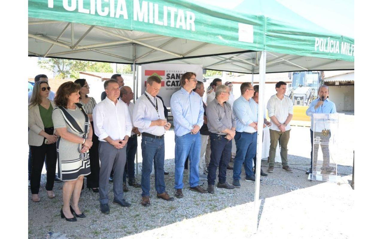 Governo de Santa Catarina entrega maquinários para apoiar trabalho em áreas rurais de 18 prefeituras