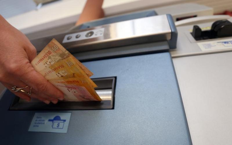 Governo de SC paga a primeira parcela do 13º salário dos servidores nesta sexta-feira