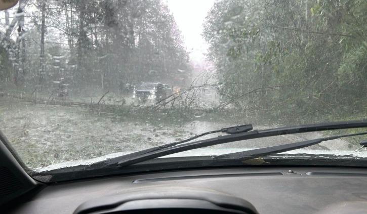 Granizo de novo: Chuva surpreende moradores e causa estragos em cidades do Alto Vale