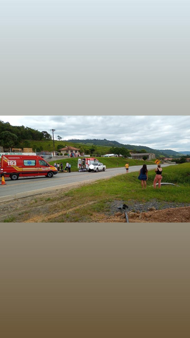 Grave acidente com múltiplos veículos mobiliza equipes de resgate na BR-282