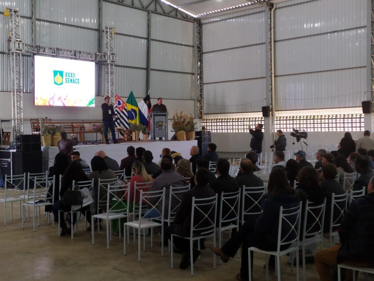 Grupo de Ituporanga e região participa em São Paulo do 32º Seminário Nacional da Cebola