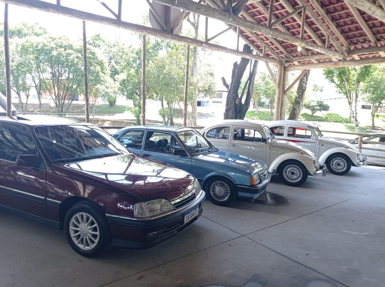 Grupo de veículos antigos de Ituporanga se reúne na Praça da Matriz neste sábado (03) para divulgação do 10ª Encontro de Carros Antigos