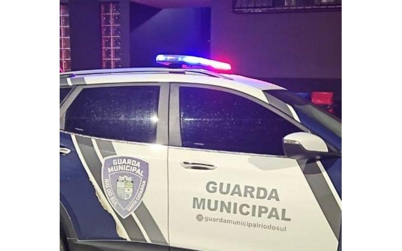 Guarda intervém em situação, homem ameaça guarnição de morte e é preso