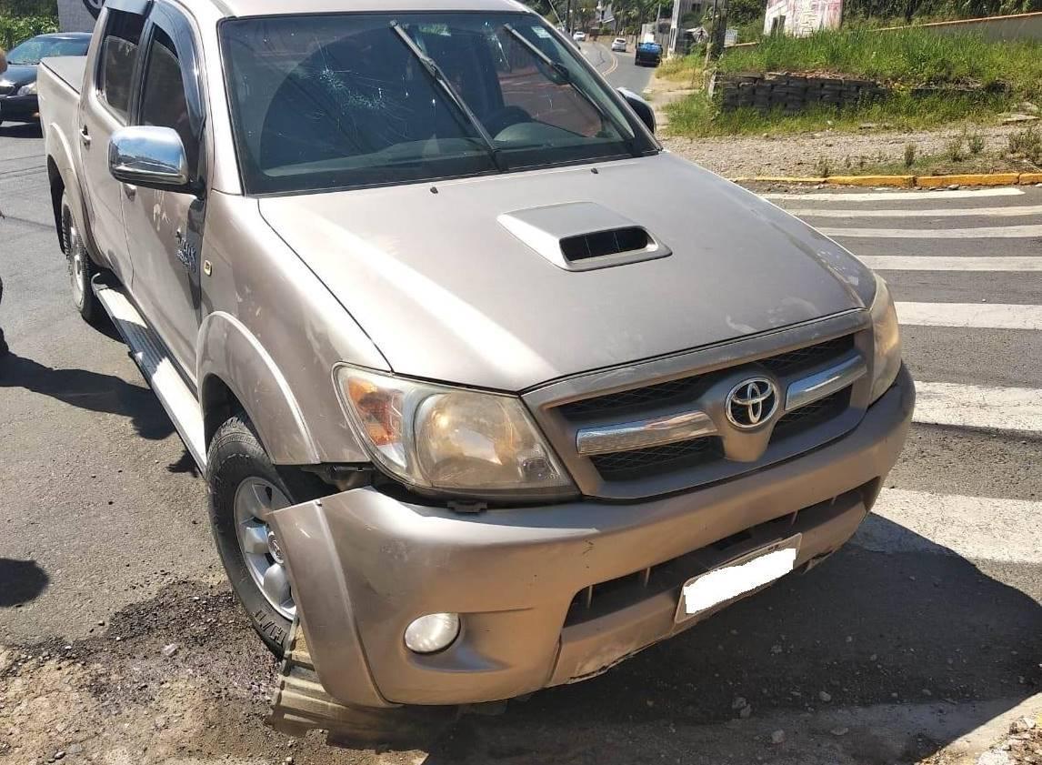 Hilux é roubada durante assalto à mão armada em Aurora. Veículo foi recuperado pela Polícia Militar em Rio do Sul