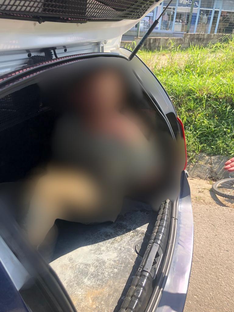 Homem com mandado de prisão ativo é preso após fugir pela mata e furtar bicicleta 