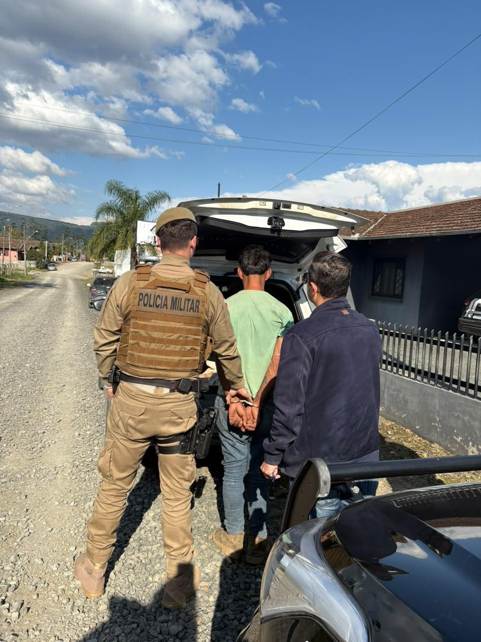 Homem condenado por descumprir medida protetiva é preso