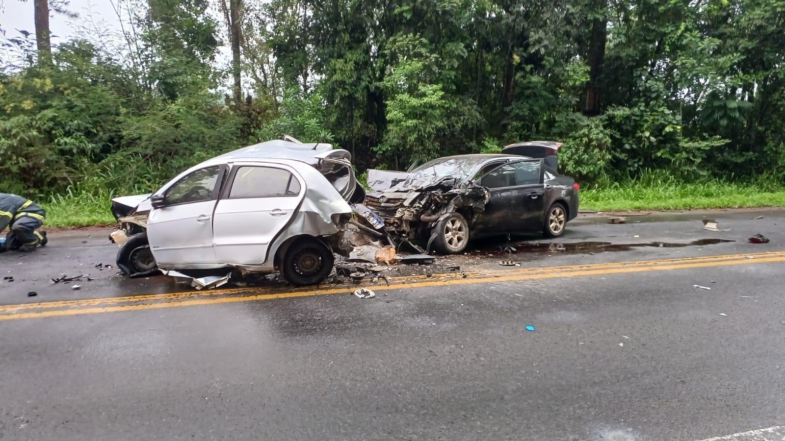 Homem de 25 anos é vítima fatal de grave acidente na BR-470 em Agronômica; seis pessoas ficaram feridas