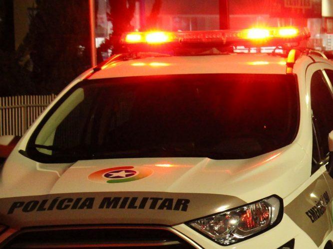 Homem é encontrado morto dentro de casa; caso é tratado como latrocínio