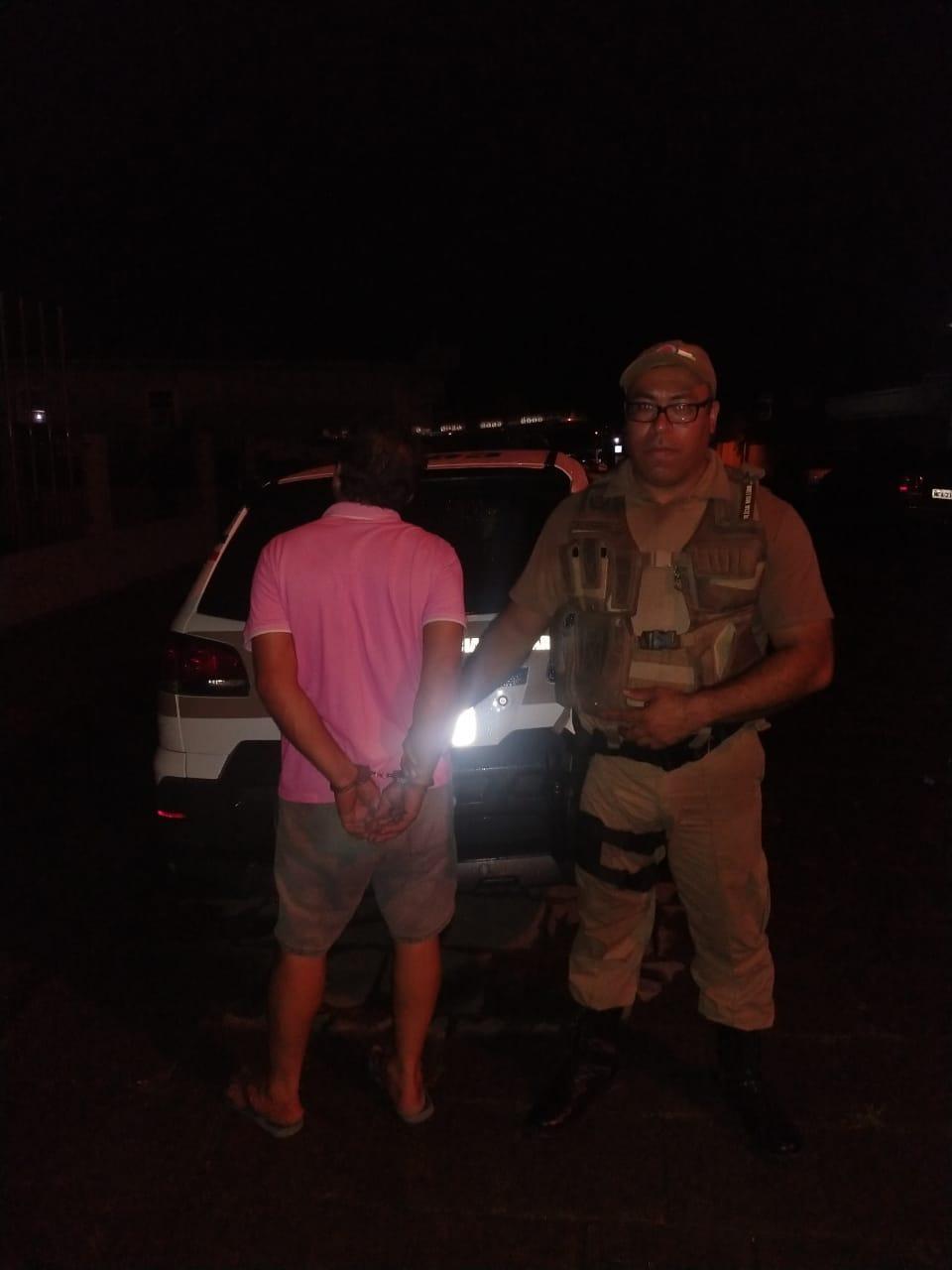 Homem é preso por ameaçar esposa com faca em Alfredo Wagner