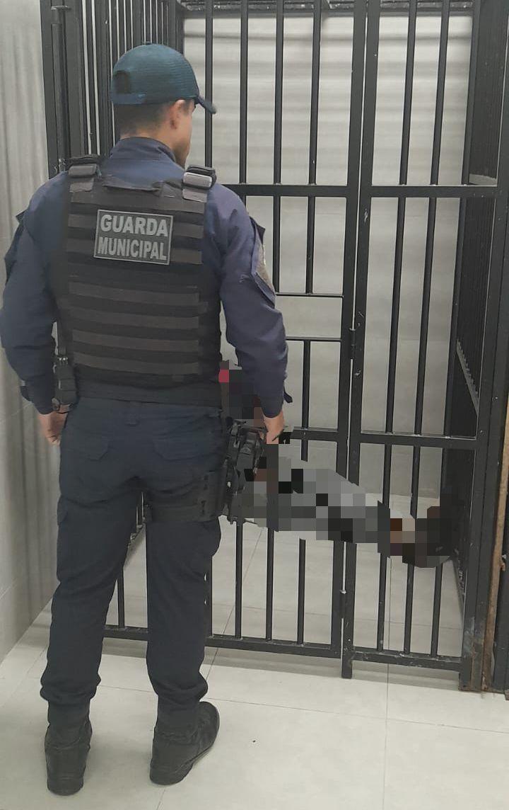 Homem é preso por furto em estabelecimento comercial