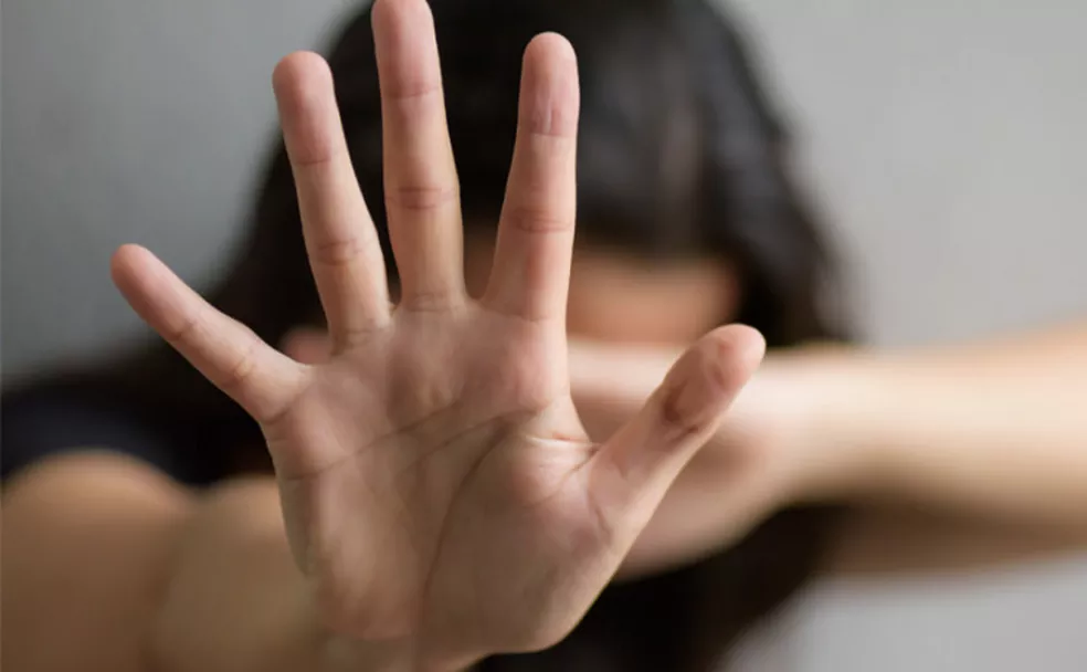 Homem é preso suspeito de estuprar a própria companheira