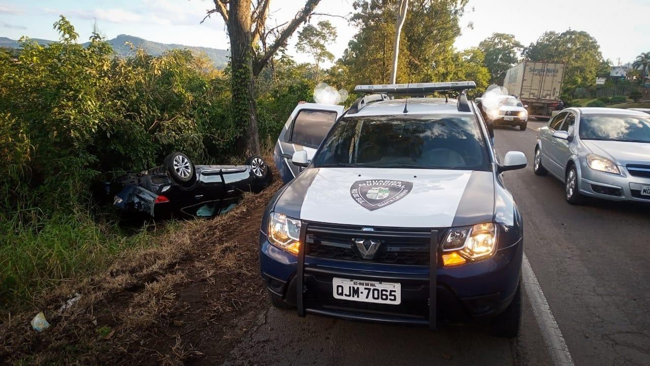 Homem embriagado e com a CNH cassada é detido após se envolver em acidente de trânsito 
