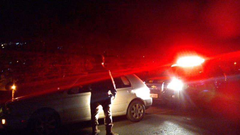 Homem embriagado é preso dirigindo em zigue-zague na BR-470 em Rio do Sul 