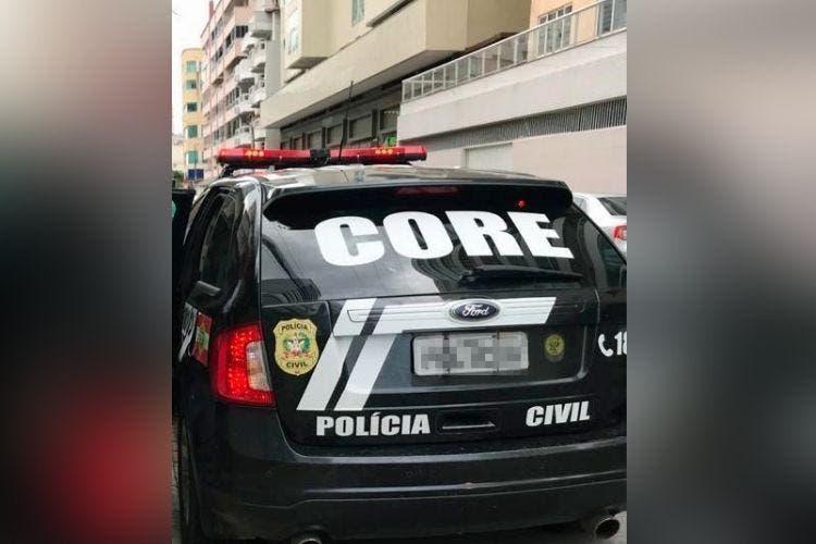 Homem invade apartamento, estupra mulher e é preso