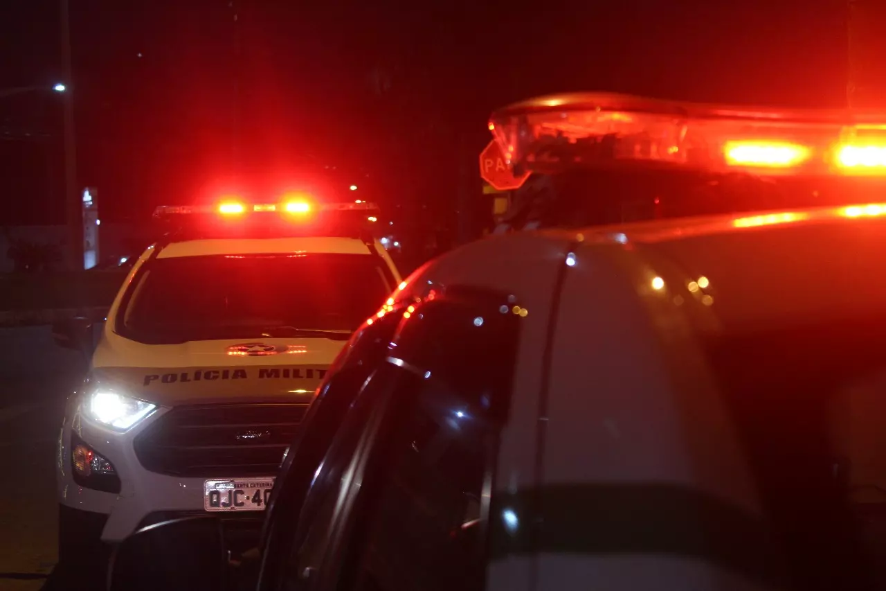 Homem invade quarto de residência e agride proprietário que estava dormindo