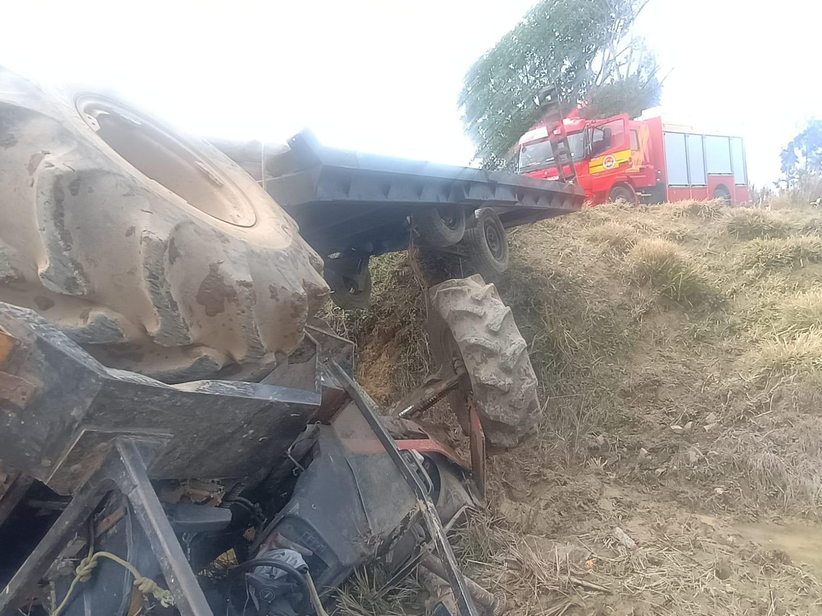 Homem morre após capotamento de trator no Alto Vale