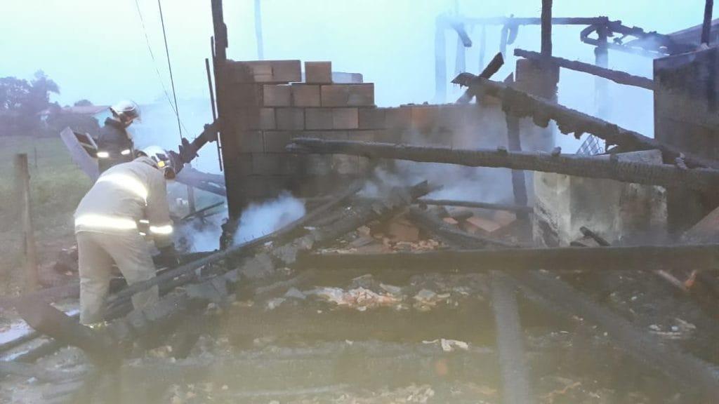 Homem morre carbonizado em Presidente Getúlio