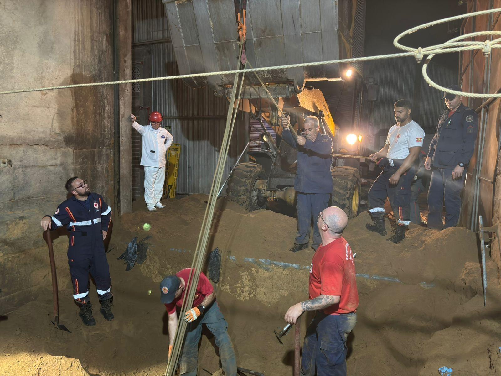 Homem morre soterrado em silo de ração em Rio do Sul