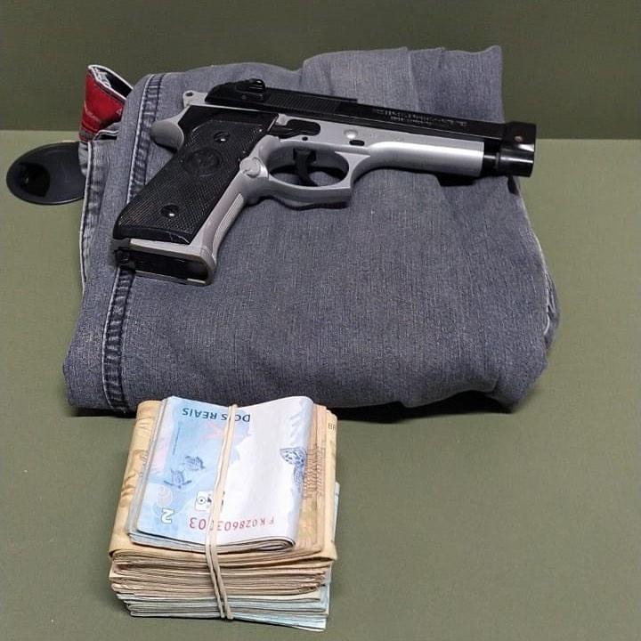 Homem se entrega a polícia e confessa assalto em Atalanta