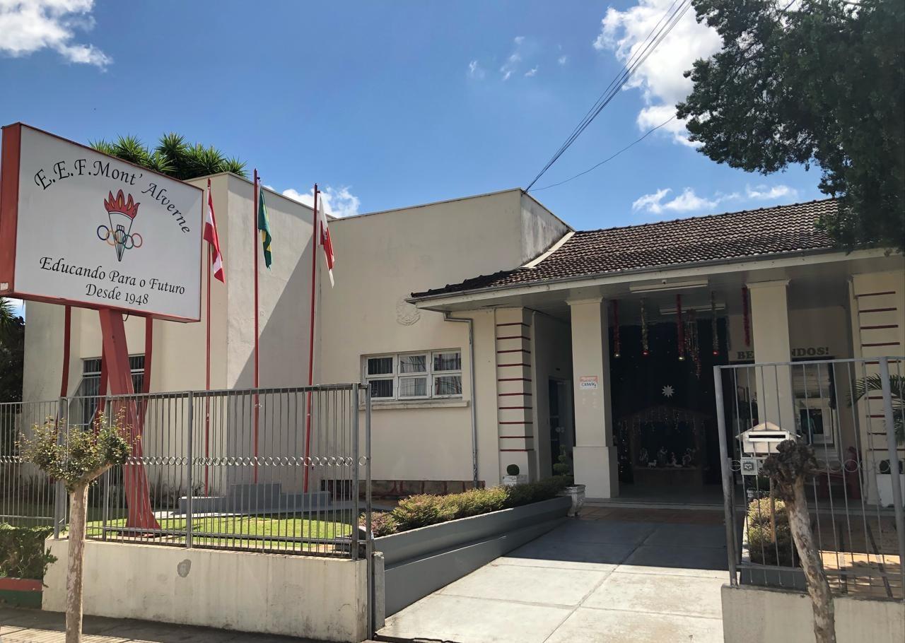 Homenagem lembra os 70 anos da Escola Mont’Alverne em Ituporanga