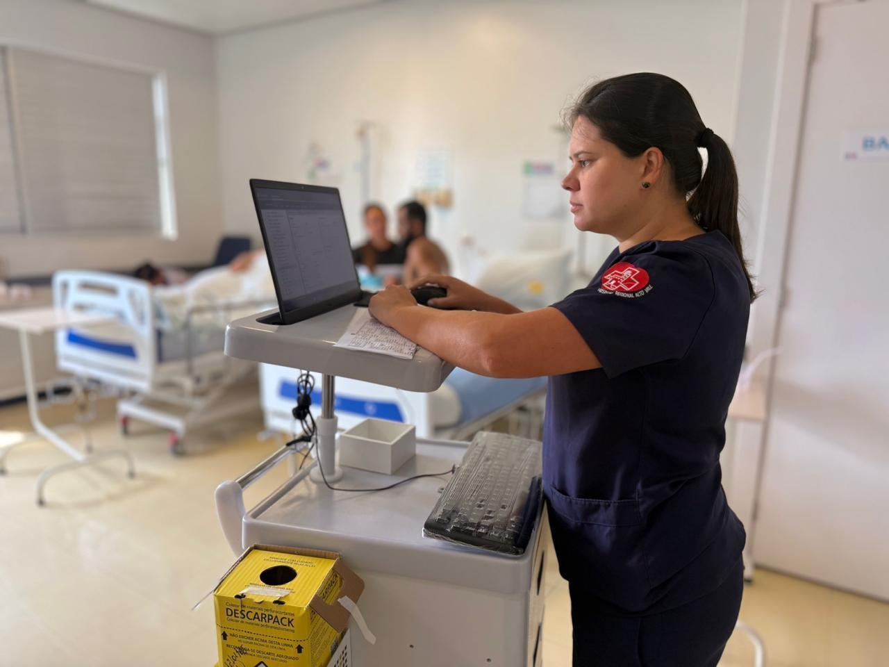 Hospital Regional adota carrinhos beira-leito e altera rotina da enfermagem