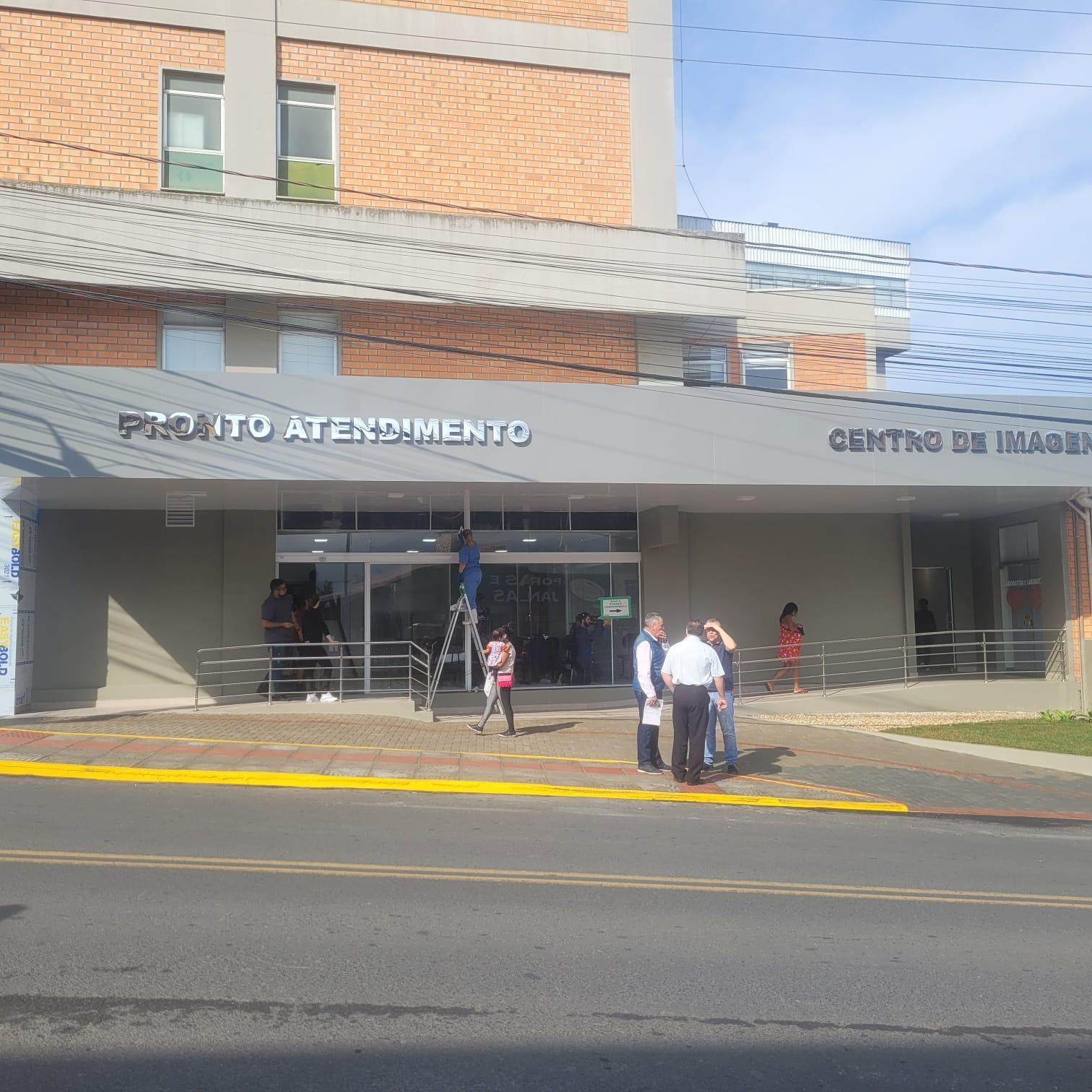 Hospital Regional Alto Vale inaugura nova área de atendimento do Pronto-Socorro