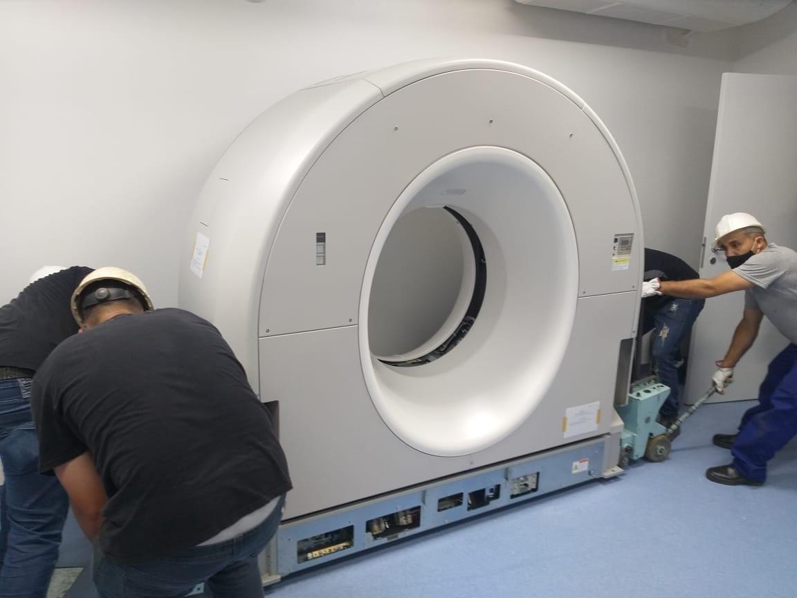 Hospital Regional Alto Vale recebe novo tomógrafo computadorizado