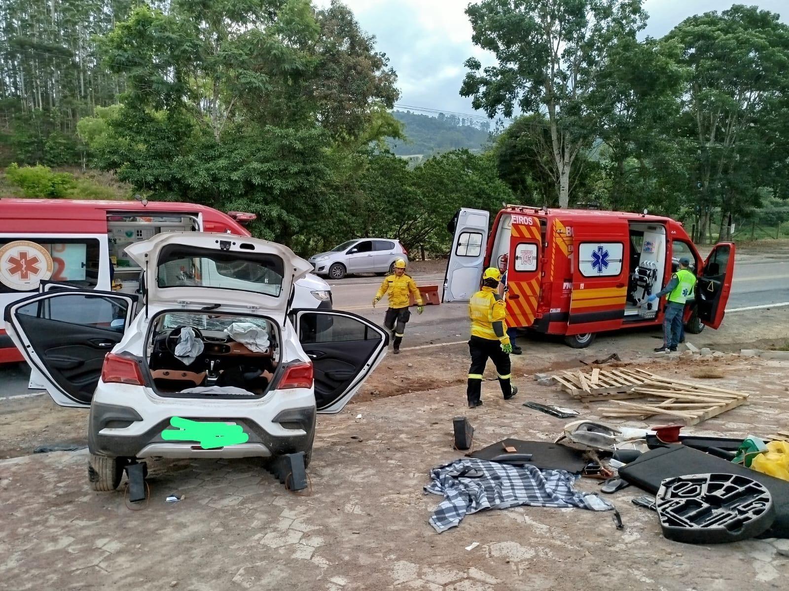 Idoso de 87 anos fica ferido após capotamento na SC-350, em Ituporanga
