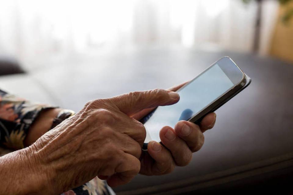 Idosos de Ituporanga são orientados sobre uso de novas tecnologias