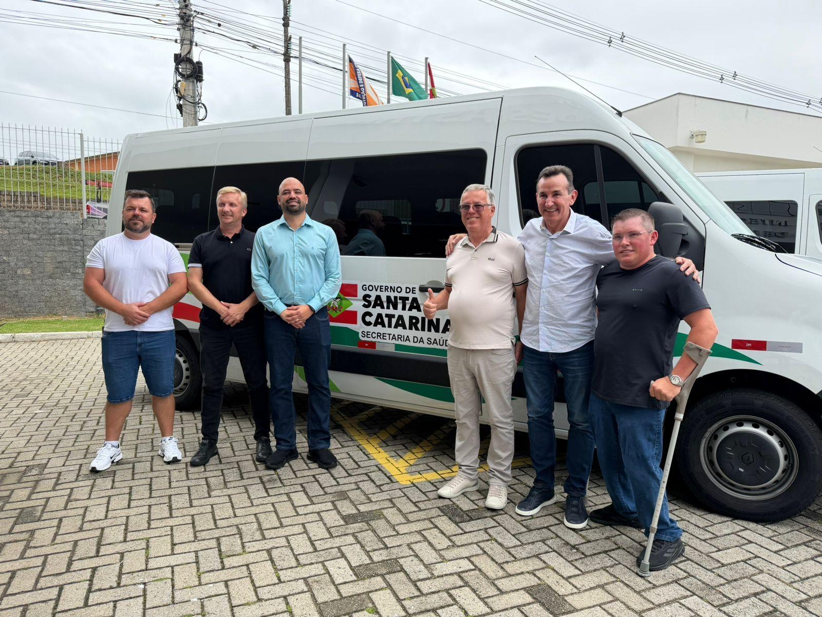 Imbuia recebe nova van para transporte de pacientes e abre seleção para suplentes do Conselho Tutelar