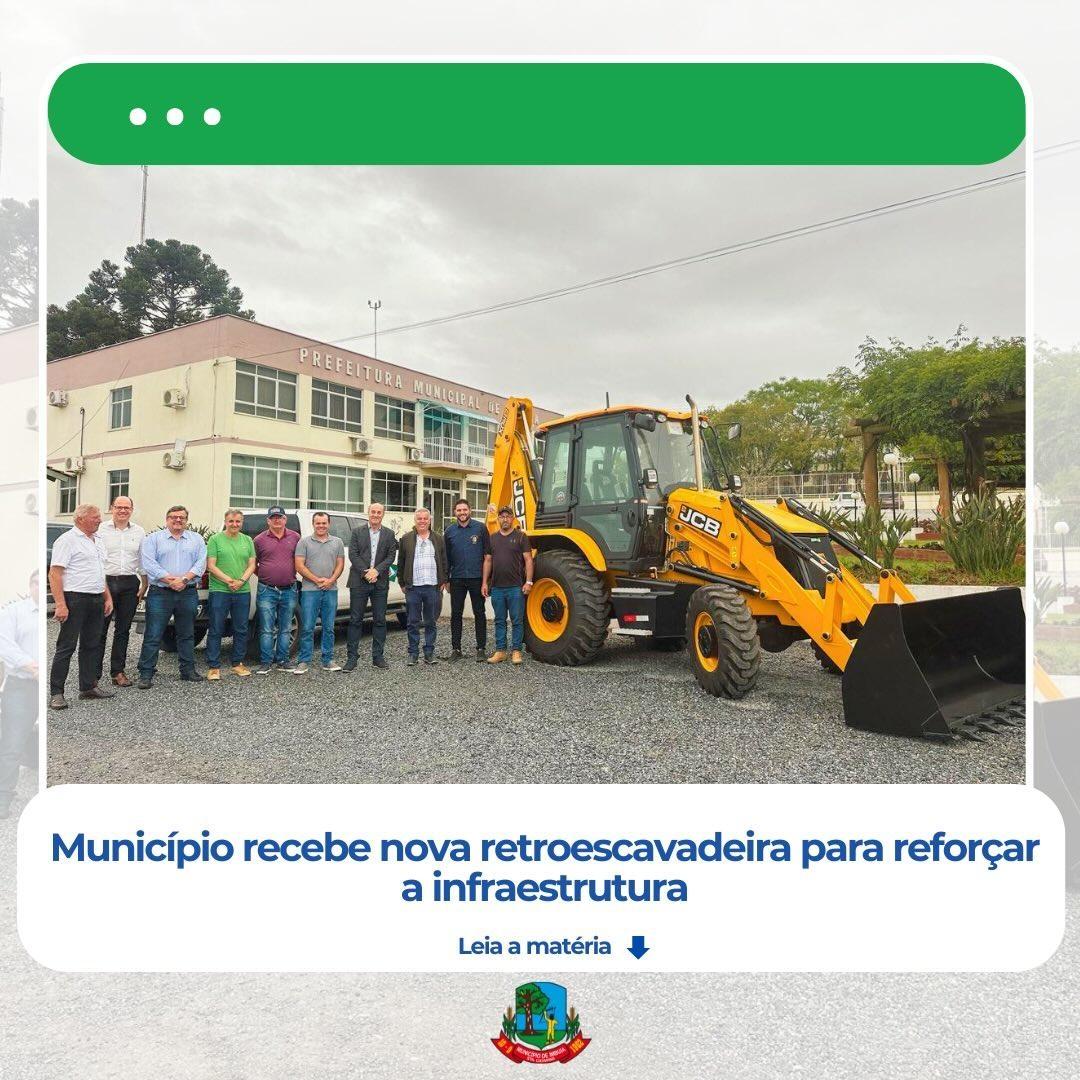 Imbuia recebe retroescavadeira com apoio de emenda estadual e anuncia programação de Natal para dezembro
