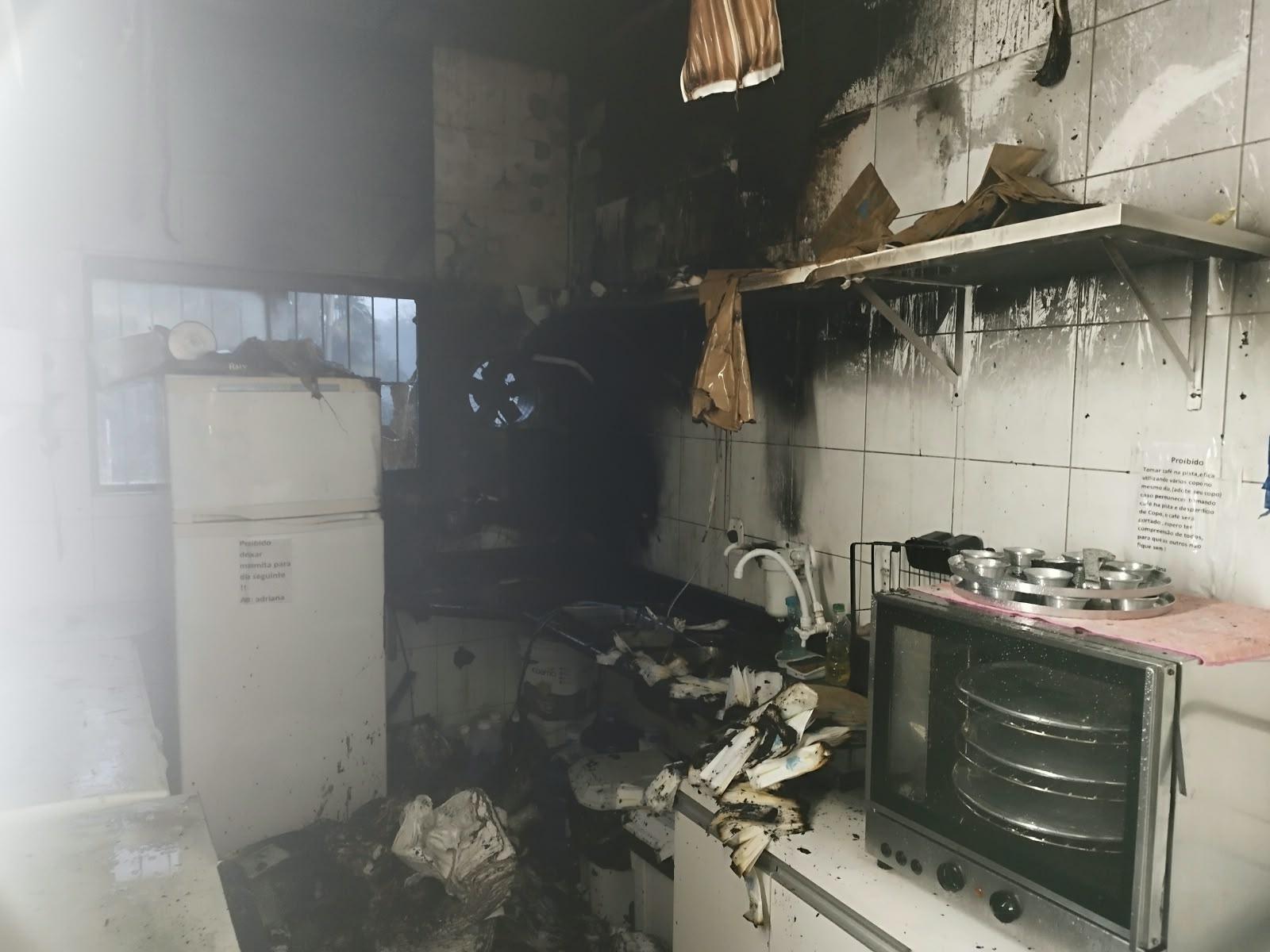Incêndio atinge cozinha de posto de combustíveis em Rio do Sul