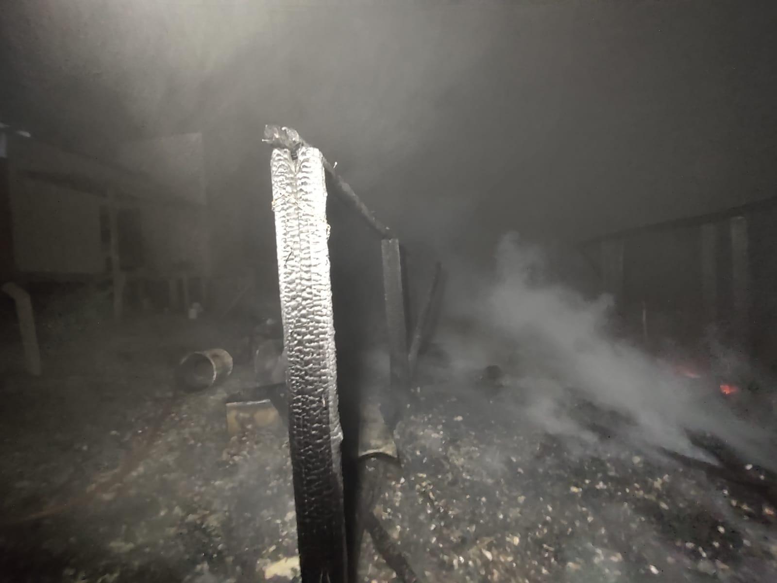Incêndio destrói residência em Vidal Ramos