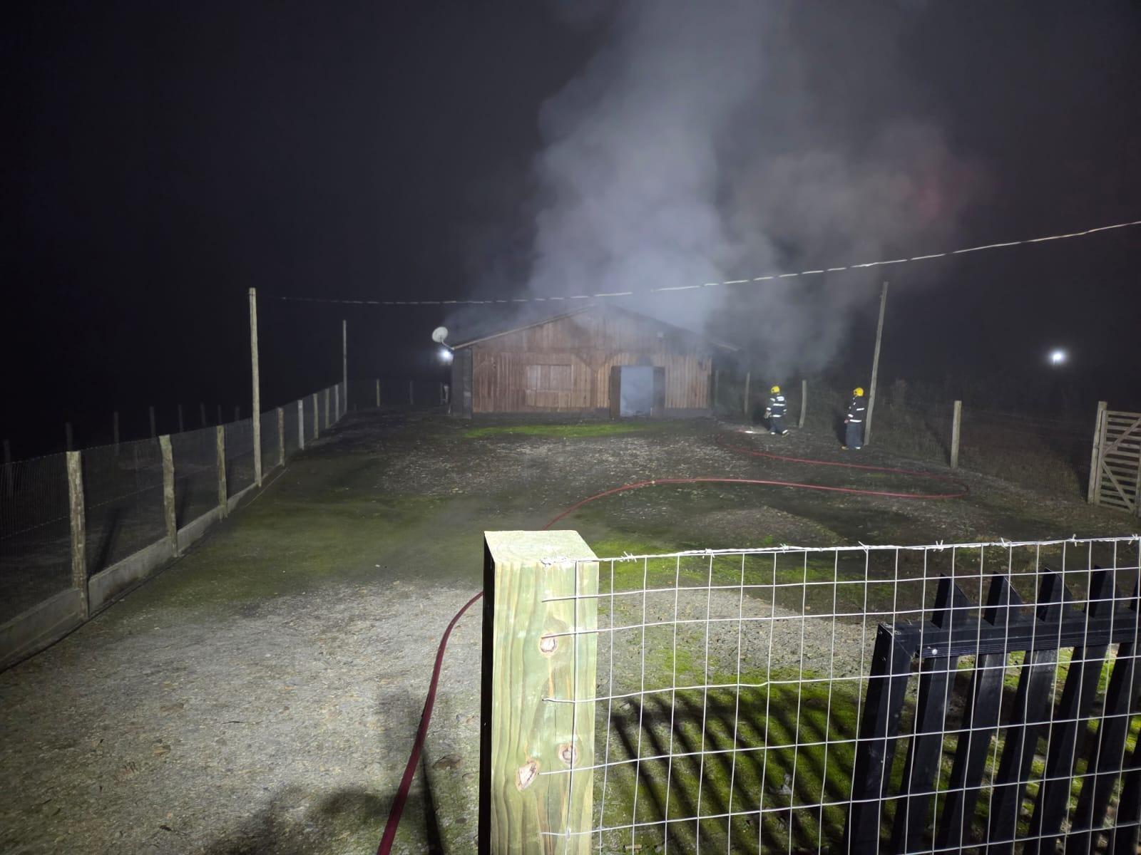 Incêndio destrói residência no interior de Salete