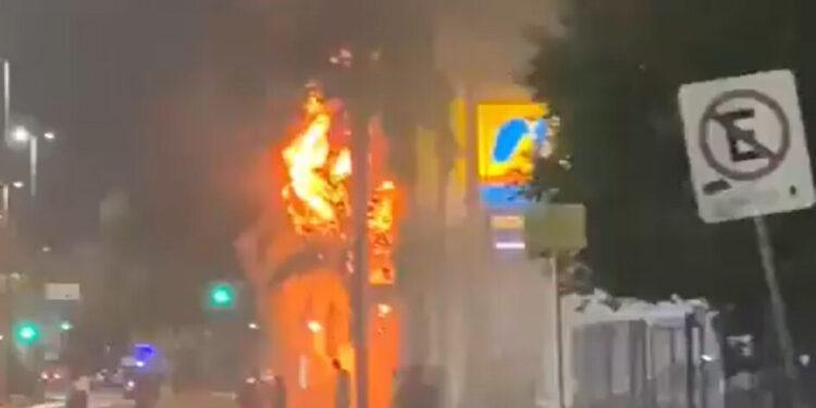 Incêndio mata 10 pessoas em pousada de Porto Alegre