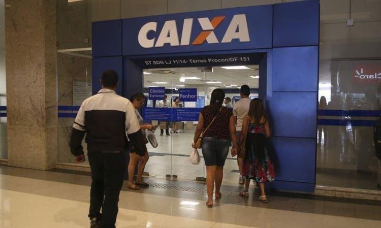 INSS começa a pagar 13º salário de aposentados e pensionistas 