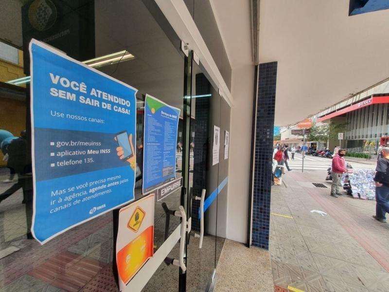 INSS retoma perícias médicas em seis agências de SC