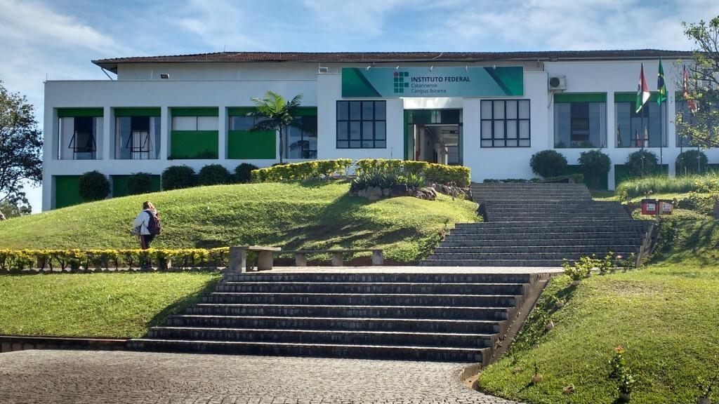 Instituto Federal Catarinense (IFC) de Ibirama suspende aulas após ameaça de massacre na instituição