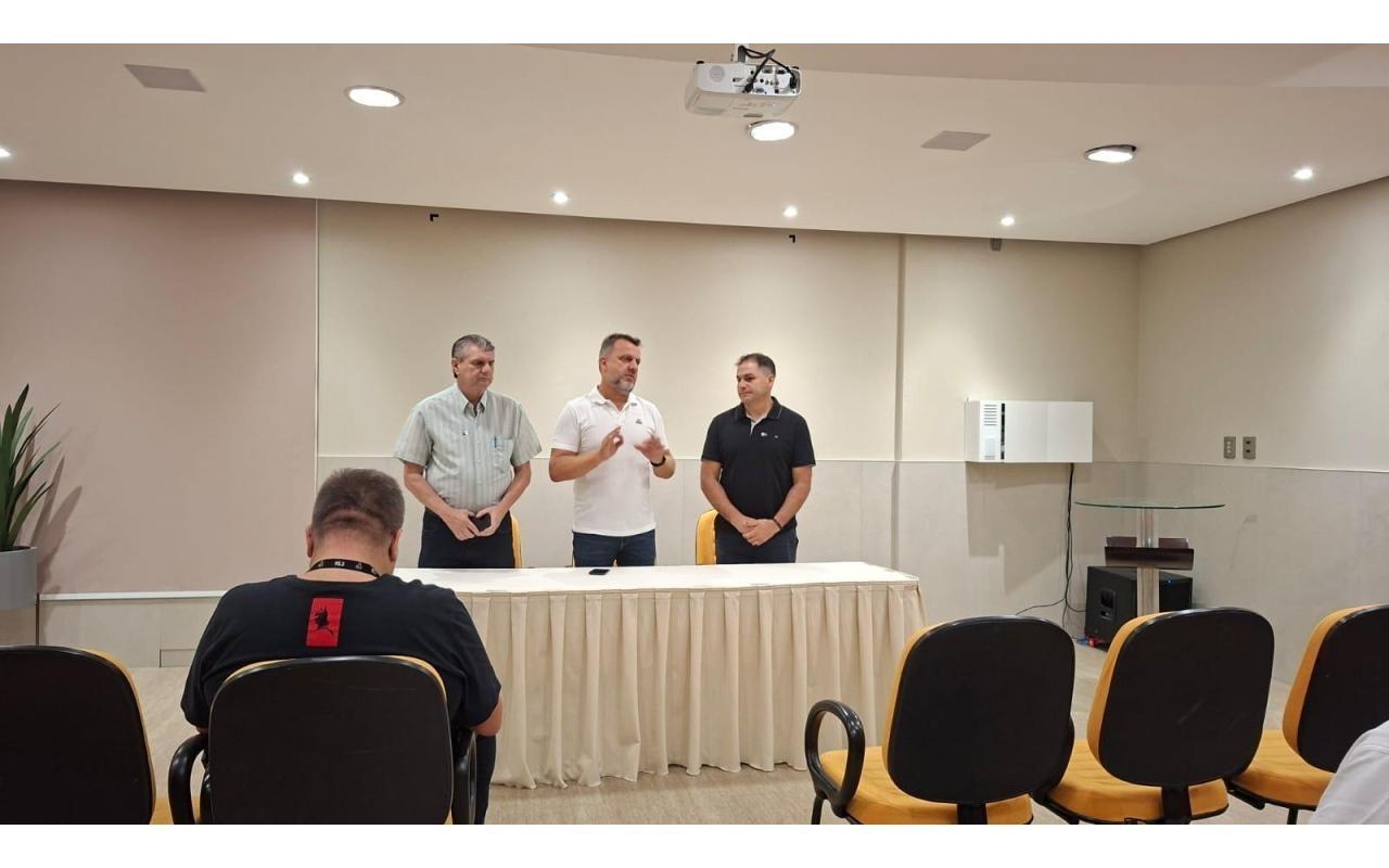 Jerry Comper deixa secretaria de infraestrutura e anuncia avanço de obras no Alto Vale