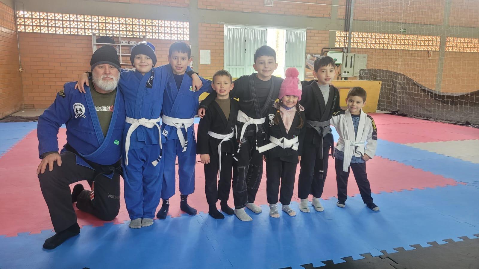 Jiu-jitsu traz benefícios físicos, mentais e de defesa pessoal; Ituporanga oferta aulas gratuitas para crianças e adultos